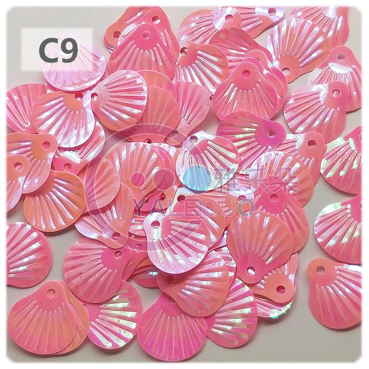 Yale Dobe Fish Scale Fan-Shaped Sequins 22x24mm for DIY Ethnic Costume Sewing