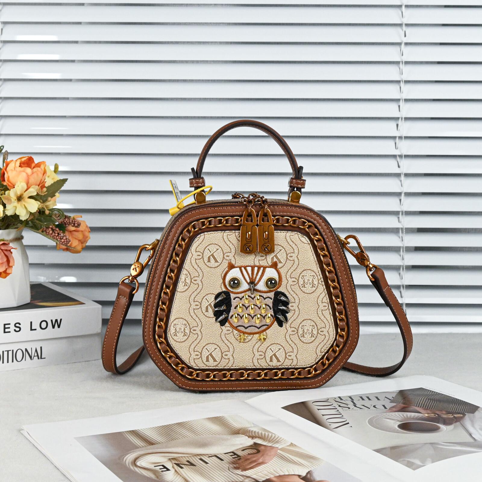 

Трендовая женская вышитая сумка в стиле легкой роскоши: Универсальная наплечная сумка, сумка через плечо, сумочка в маленьких круглых и квадратных стилях 21x9x18 cm грязно-белый