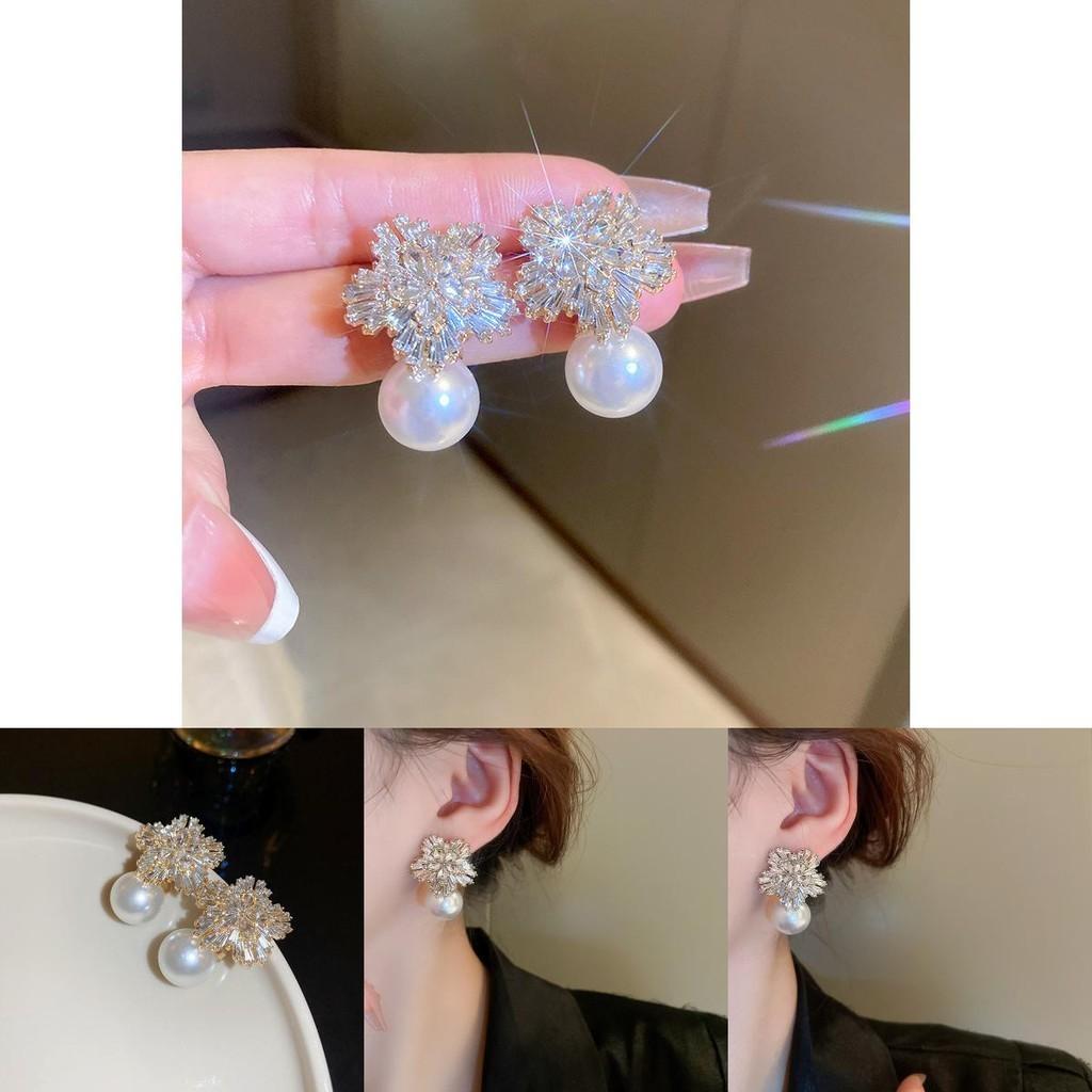 Unique And Exquisite Pearl Earrings 2023 Trendy Design Alloy Material Flower Shaped French Style Ear Pendants