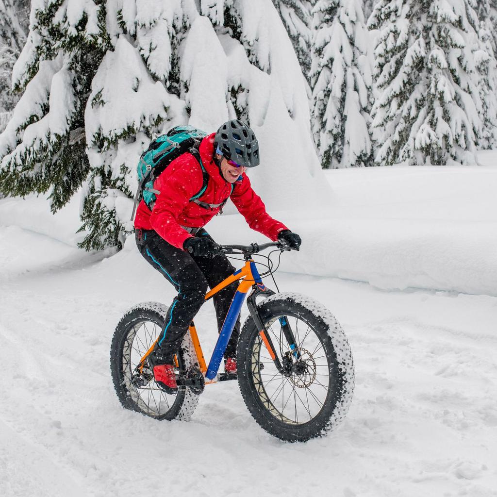 Ski gloves are warm, cold resistant, thick, slip resistant, splash proof, and suitable for outdoor hiking and cycling in winter