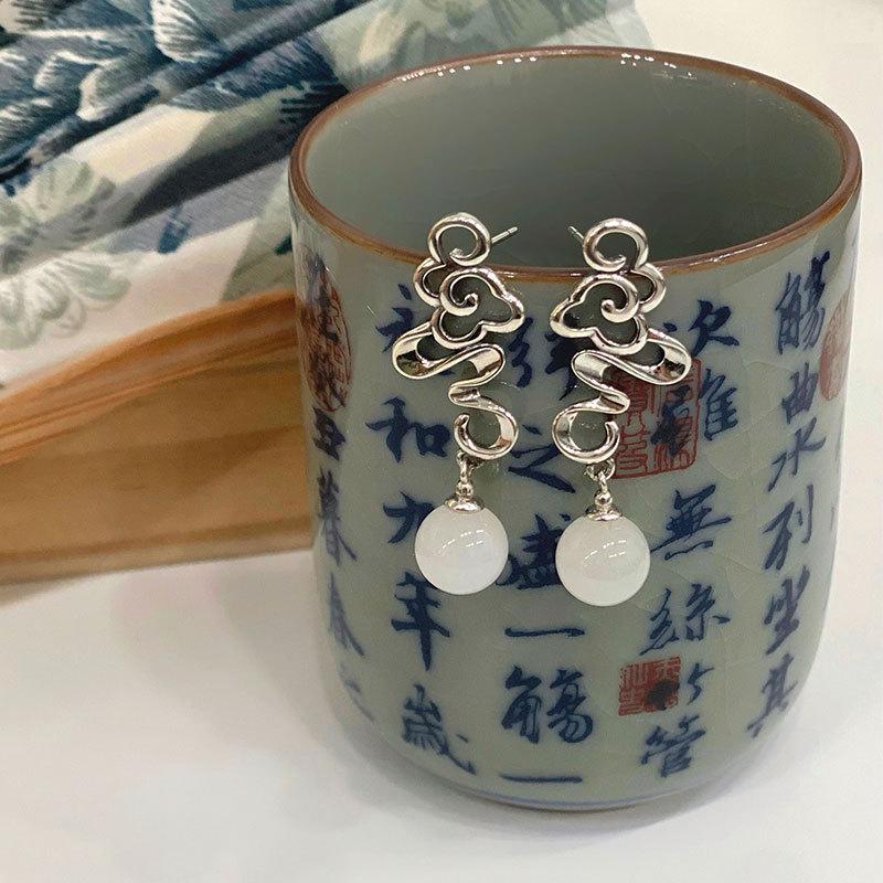 Antique Design Sense Forbidden City Xiangyun Hetian Jade Earrings Retro Earrings Literary Earrings Gift