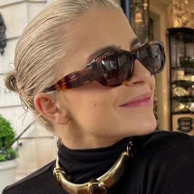 Women's Sunglasses Simple Box Sunscreen UV Sunglasses Retro Plain Sunglasses.