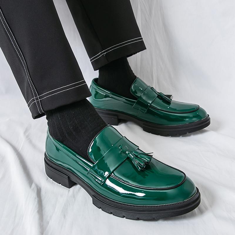 Fashionable Banquet Business Men's Comfortable Tassel Leather Shoes Brand New Men's Patent Leather Glossy Breathable Loafers