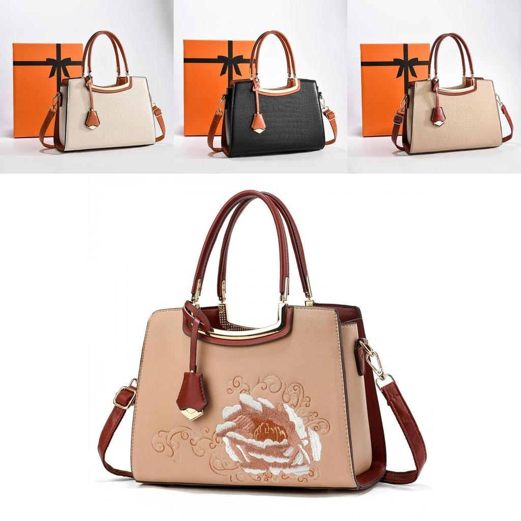 Chic And Versatile Ladies Tote Bag For Business Commute Fashionable Design Perfect For Moms
