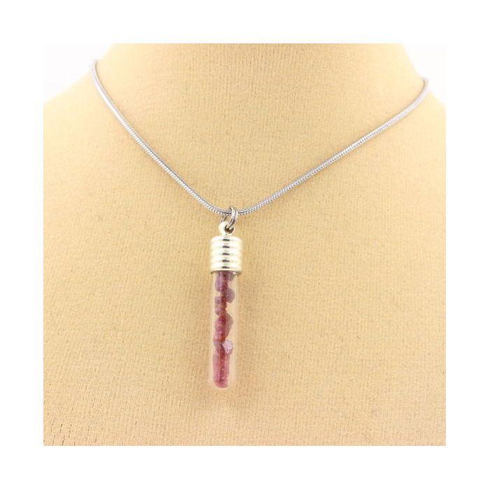 Pierres et Minéraux. Collier Rubis brut. Modèle tube et spirale.