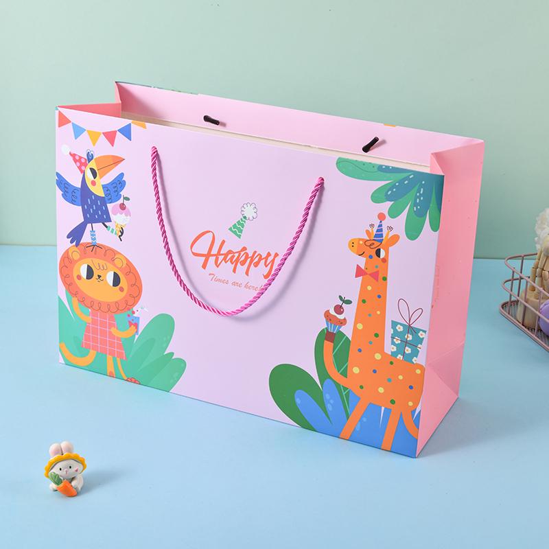 

Подарочный пакет для детского праздника