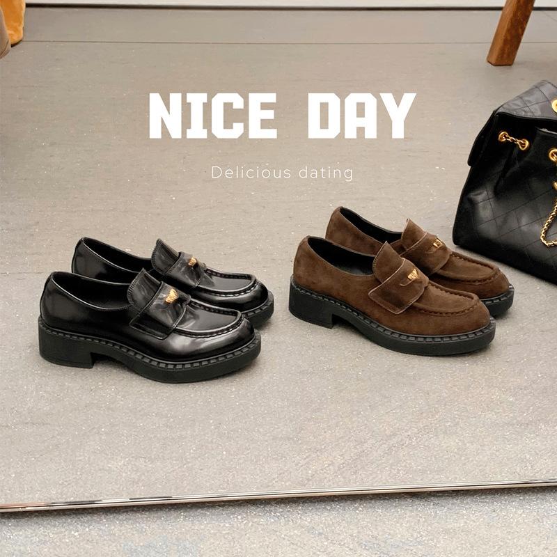 

Ретро лоферы на платформе в британском стиле из коровьей кожи на толстом каблуке, маленькие кожаные туфли с маленькими золотыми монетками Amiu, новинка 2025 года 40