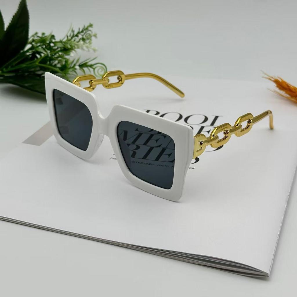 Square Frame Sunglasses with Chain Link Temples Lightweight UV Protection Fashion Eyewear for Outdoor Activities