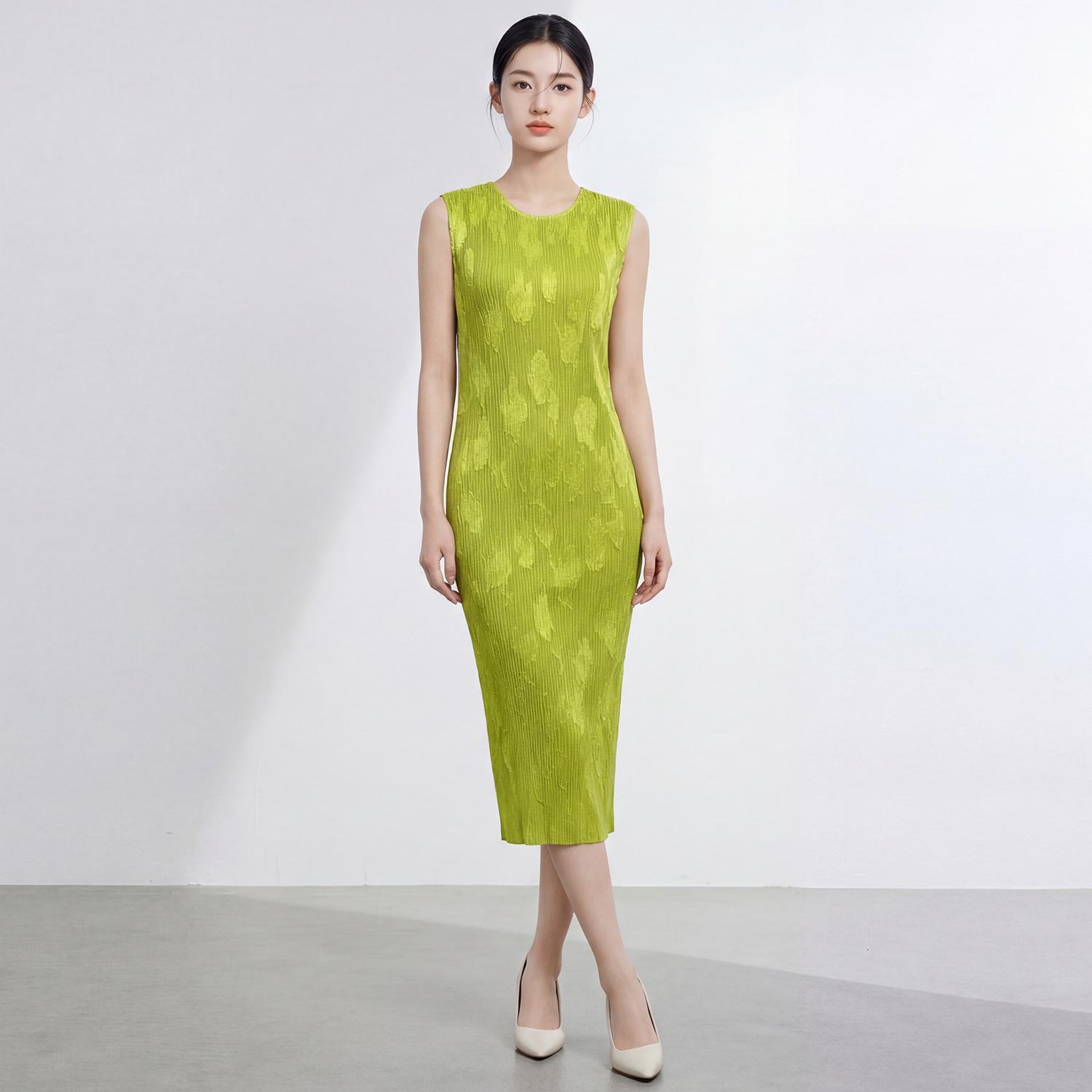 

2026 Summer High-End Socialite Goddess Style Sleeveless Miyake Dress One Size зелений