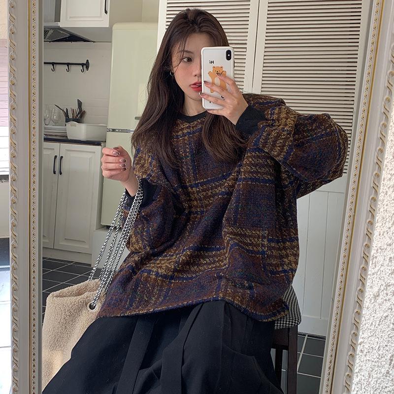 2023 Retro Hong Kong Color Block Wool Hoodie: Women's Loose Casual Round Neck, Autumn/Winter