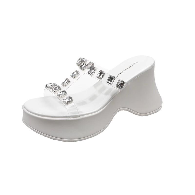 Transparent with rhinestones, wearing muffin bottom cool slippers, women look thin and beautiful in summer, holiday style thick bottom open toe