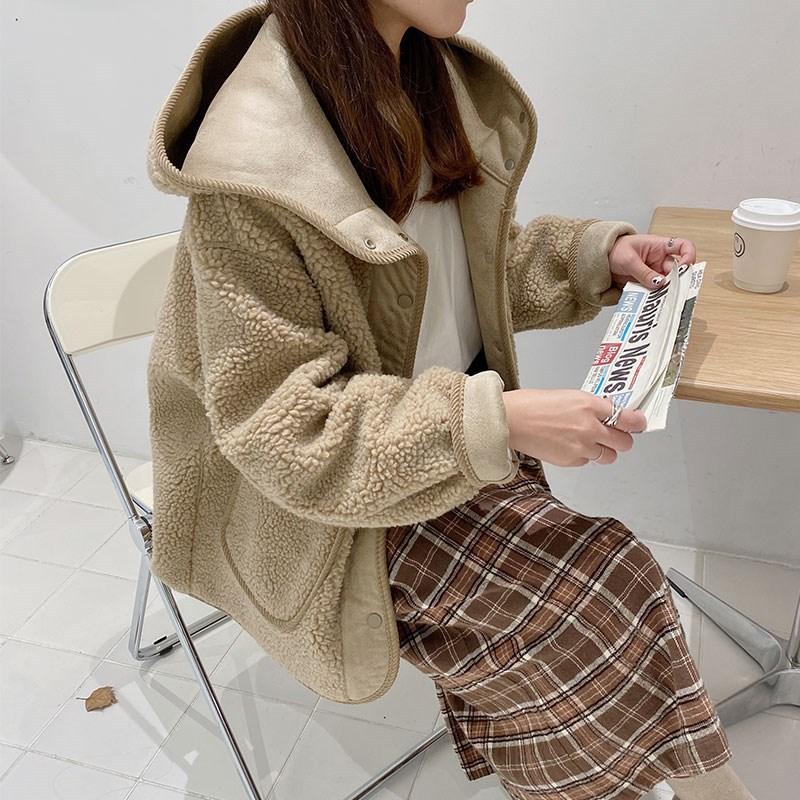 Doppelseitiger Lammfellmantel für Damen im Herbst und Winter Neuestes Kleines Pelz-integriertes Fleece-Oberteil Mit Kapuze