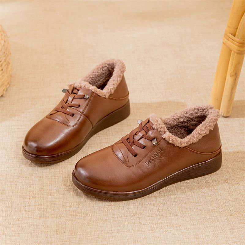 "2025 Winter Genuine Leather Non-Slip Fur-Lined Flat Shoes for Middle-Aged and Elderly"