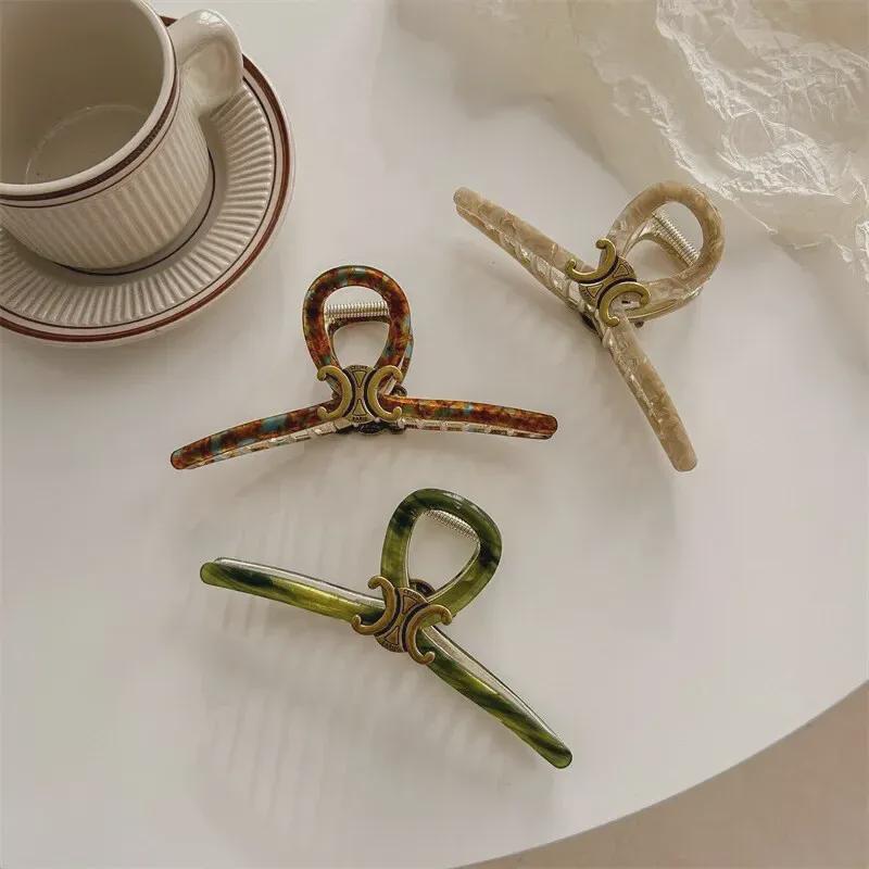 Elegant Oversized Retro Acetate Hairpin: Exquisite Korean Shark Clip for Women