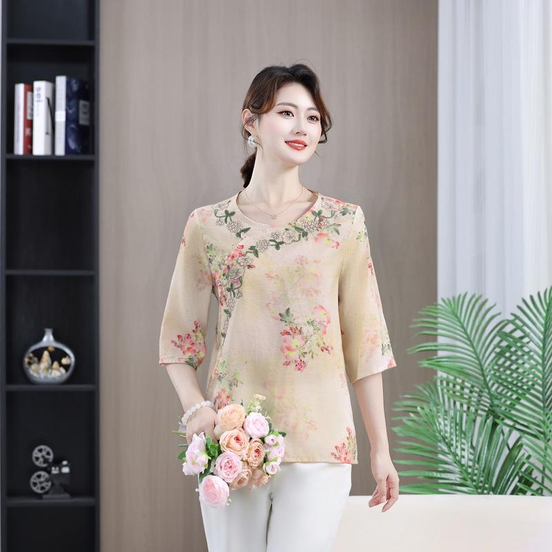 

Stylish Summer Round Neck T-Shirt for Women, Short Sleeve, Plus Size, Loose Fit, Printed Design, Perfect for Middle-aged and Elderly Moms. 5XL (150-165 lbs) абрикосовый