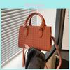 Chic Medium-sized Handbag With Stitched Accents Perfect For Daily Use In Summer