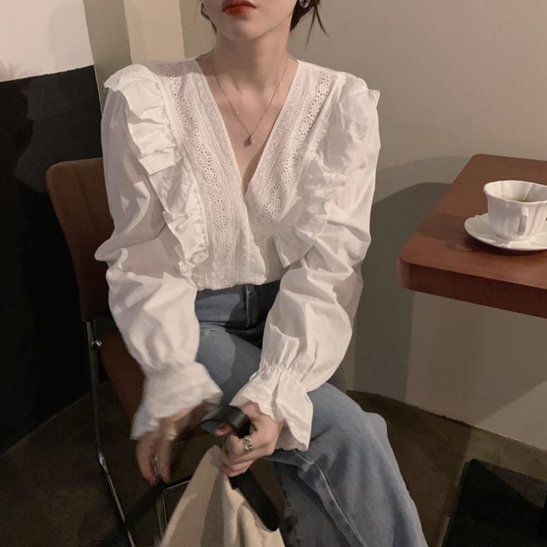 White shirt women's design sense niche summer shirt thin spring and autumn v-neck chic lace early autumn French top