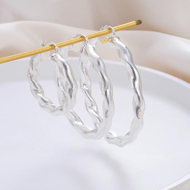 Gold & Silver Twisted Hoop Earrings for Women - Stylish Light Luxury Fashion Accessory