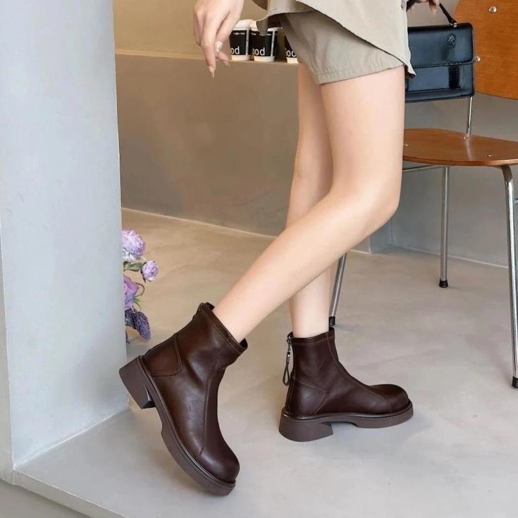 Leather short boots thick-soled round-headed retro Martin boots women's 2025 autumn and winter velvet new British foreign fashion women's boots