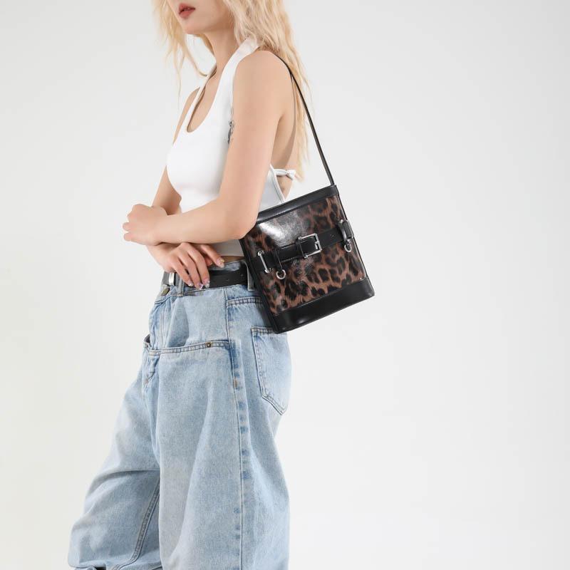 New bag women's bucket bag spring and summer retro niche design crossbody work shoulder bag