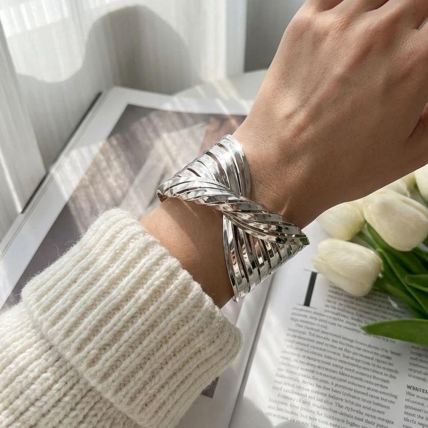 Vintage Chunky Wide Cuff Bracelet for Women Statement Gold Color Smooth Twisted Geometric Open Bangle Party Fashion Jewelry Gift