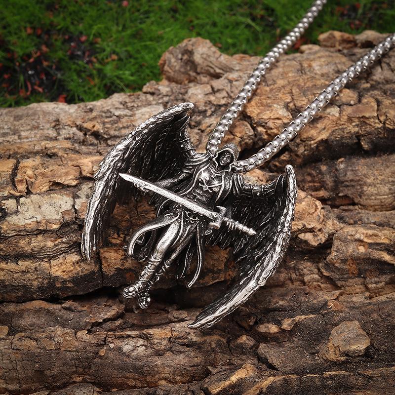 Retro Mythical Sword Archangel Michael Wings Pendant Necklace Men's Fashion Cool Amulet Jewelry Accessories