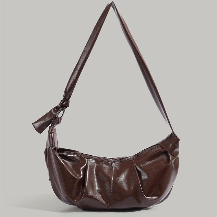 Oil Wax Leather Crossbody Bag for Women 2024 New Autumn Winter Large Capacity Daily Commute Versatile Crescent Dumpling Bag