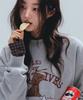 ANNEHEARTS Walking Girl Archive Sweatshirt_Melange