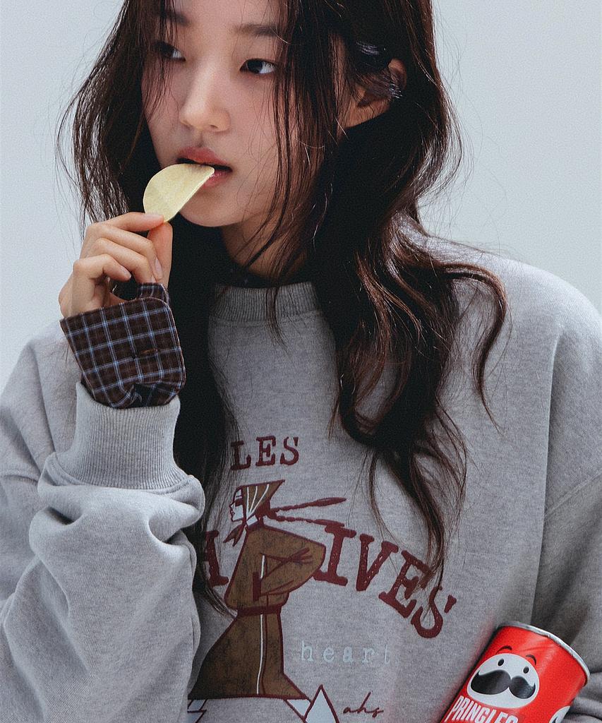 ANNEHEARTS Walking Girl Archive Sweatshirt_Melange