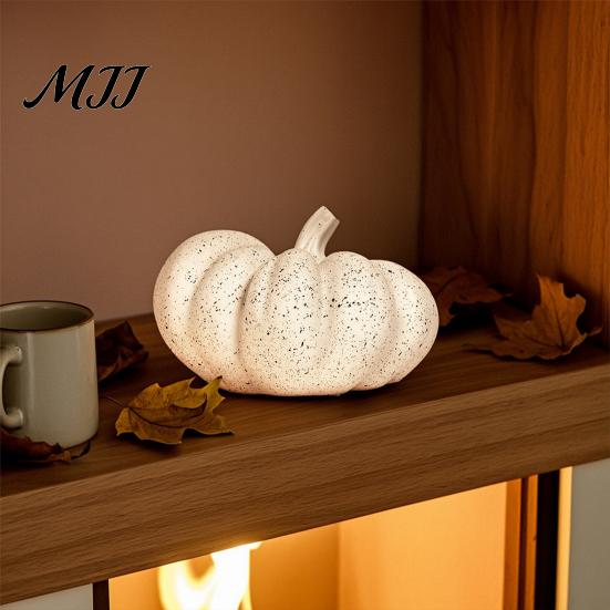 Tabletop Pumpkin Sculpture Halloween Ornaments, Resin Delicate Texture Stable Sculpture, Spotted Retro Textured Accents, for TV Cabinet