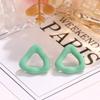2024 Proste i kreatywne kolczyki akrylowe w kolorze cukierkowym w kształcie trójkąta Kobieca osobowość Geometryczne przesadzone kolczyki dla dziewczynek