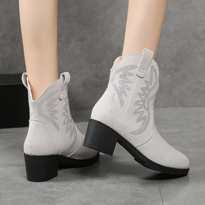 2024 Fashion Shoes for Women Slip on Women's Boots Autumn Round Toe Solid Short Barrel Chunky Heels Large Size Western Boots