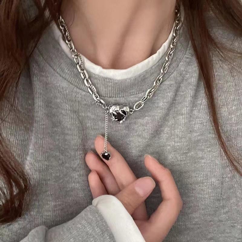 Sweet and cool lava love necklace women's tide niche high-end design sense sweater chain versatile personality sweater chain men