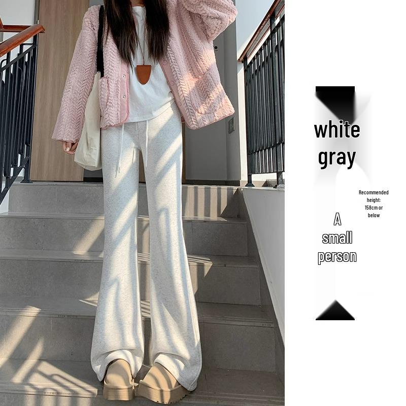 

Маленькие темно-серые расклешенные спортивные брюки с высокой посадкой для женщин - 145-150 см, облегающий крой, весна/осень XL (116-125kg)