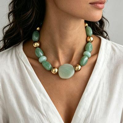 Light Green Resin Beaded Geometric Necklace - Fashionable and Versatile Clavicle Chain