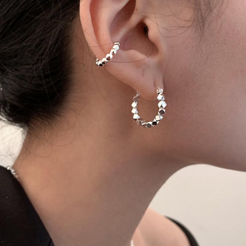 Hot Sale Small Square Hoop Earrings for Women Fashion Simple Metal Round Earring Temperament Exquisite Sexy Jewelry Accessories