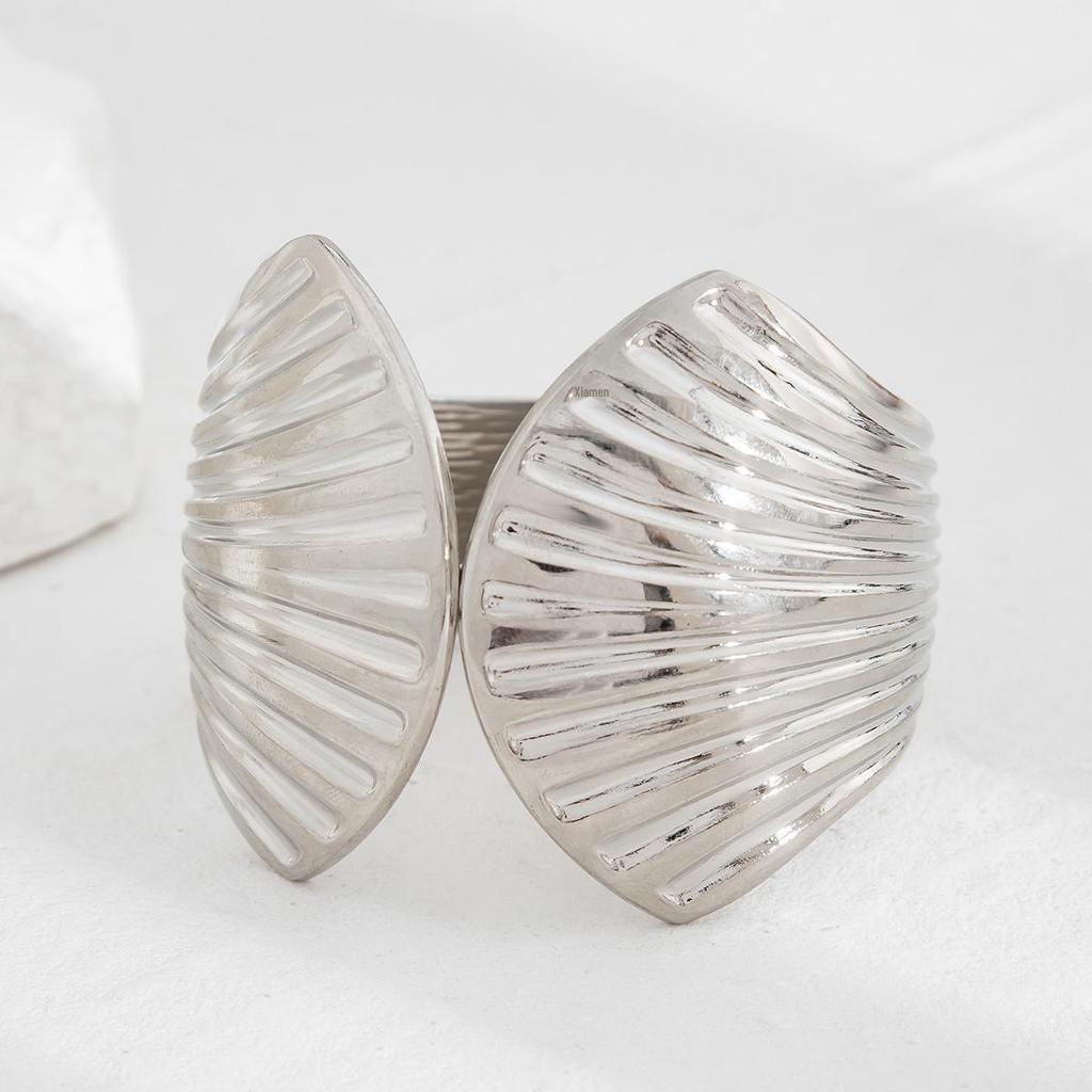 Ensemble de Bracelets Européens et Américains de Mode en Alliage Coquille Saint-Jacques Ressort