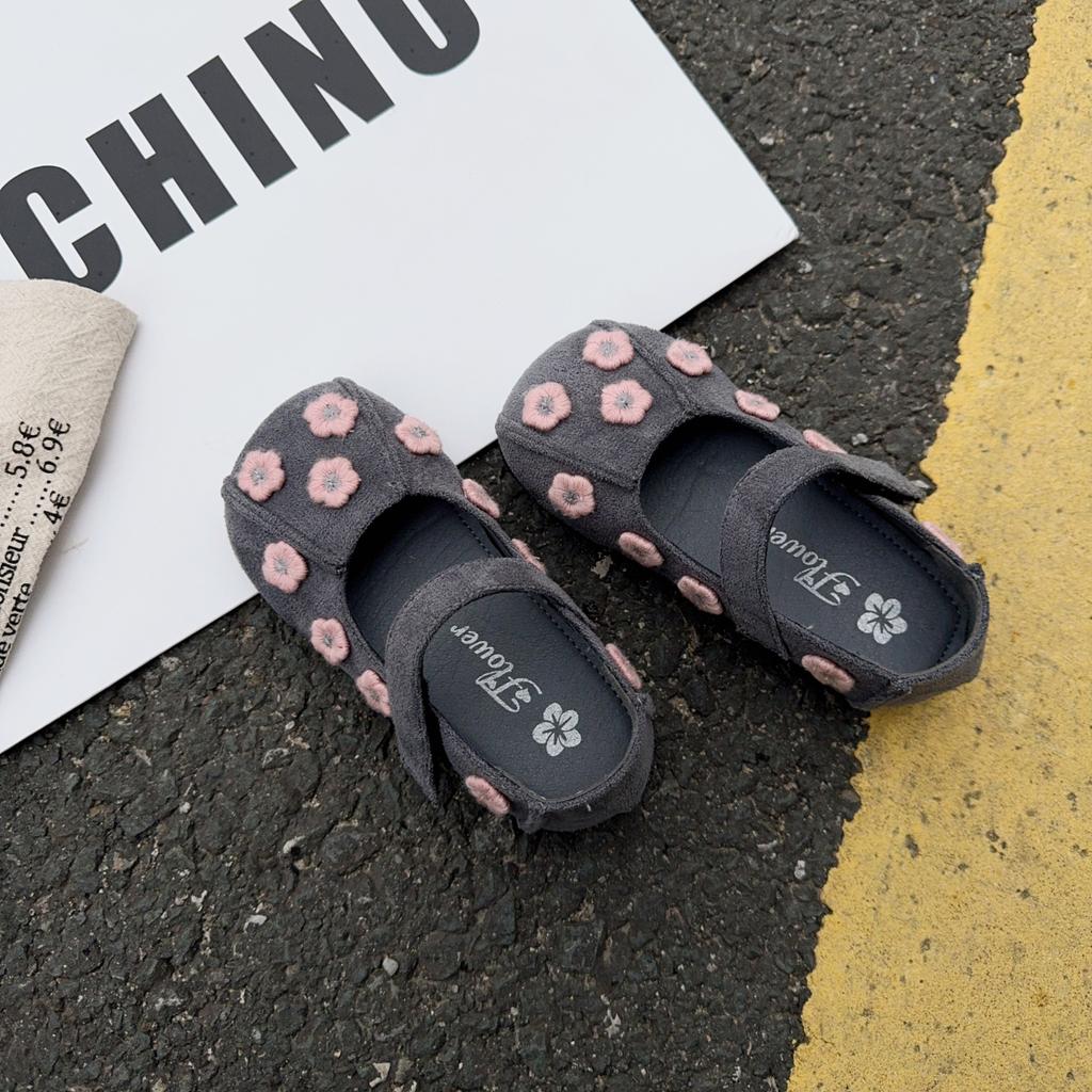 Kids Flat Shoes Embroidered Flowers Girls Casual Shoes Versatile Fashion 2025 Brand New Children Leather Shoes Round Soft Sole