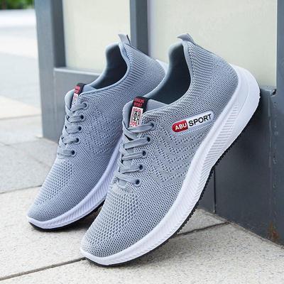 Baskets décontractées respirantes en mesh pour hommes, nouvelles pour le printemps et l'été, antidérapantes, chaussures de sport outdoor pour la course et le racing, chaussures de sport légères et rapides pour étudiants