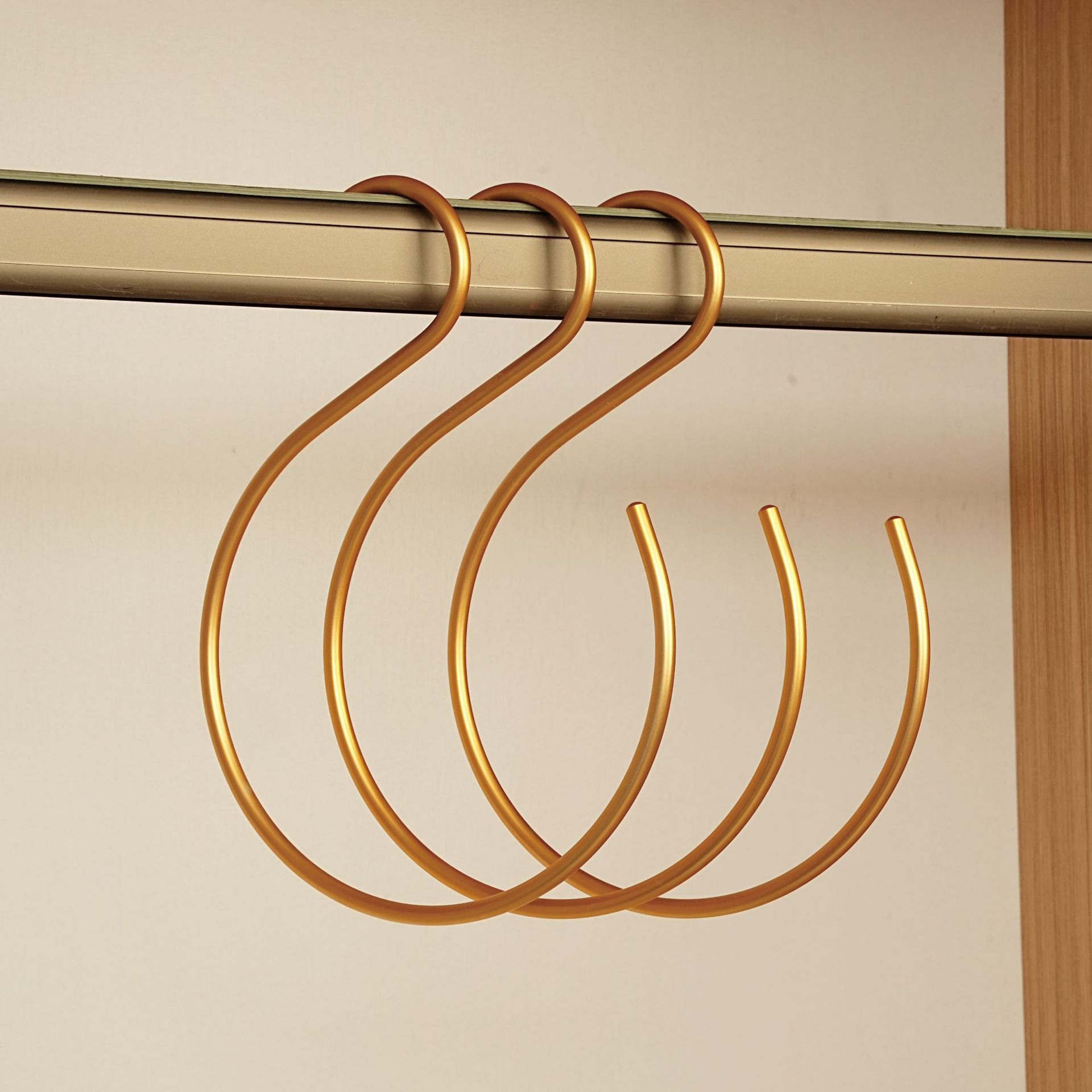

3pcs/loy S-Shape Hooks Aluminum Alloy Multifunctional Clothing Pants Hanging Hook Clasp Holder Pants Hats Hanging Storage Hangers золотий