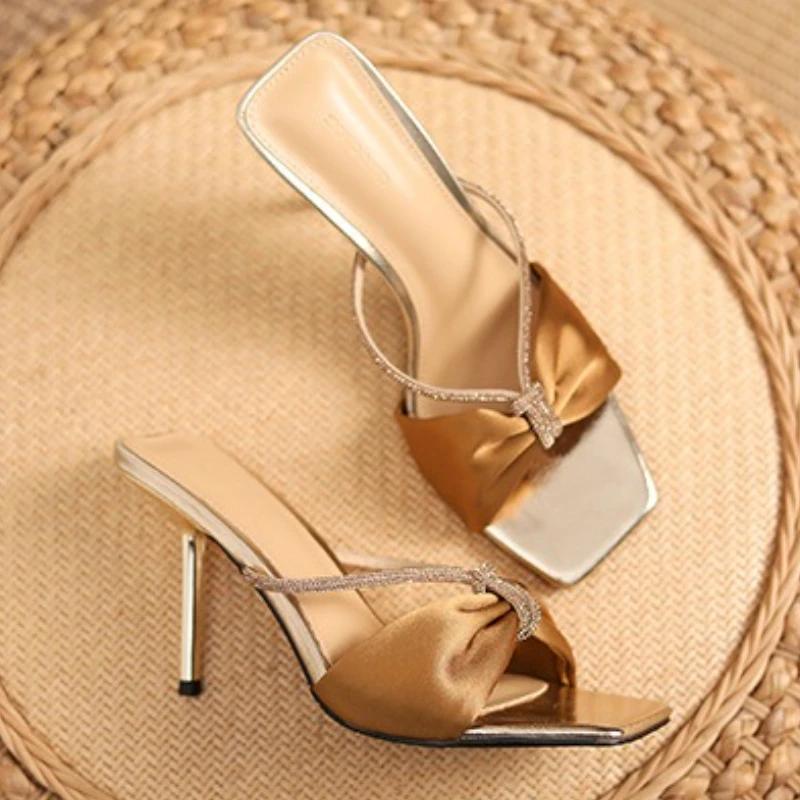 Fashion Elegant Bow Crystal Narrow Band Design Slippers Women Leopard Print Square Toe Brand Slide Sandals Fashion Banquet Dress Shoes