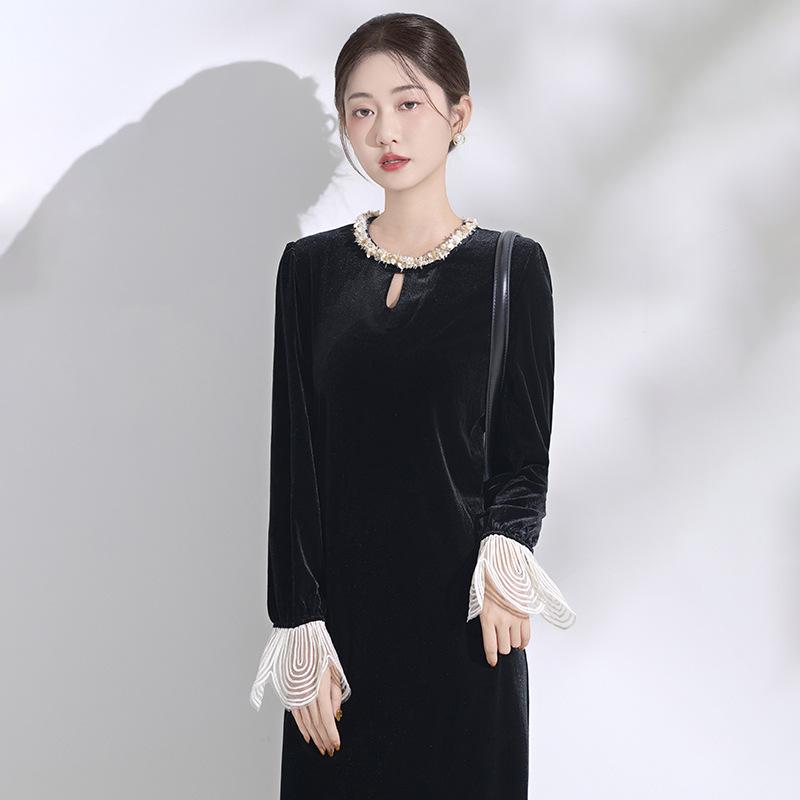 2026 Stylish Long-Sleeve Dress with Slimming Mid-Length Skirt and Chic Print for Moms