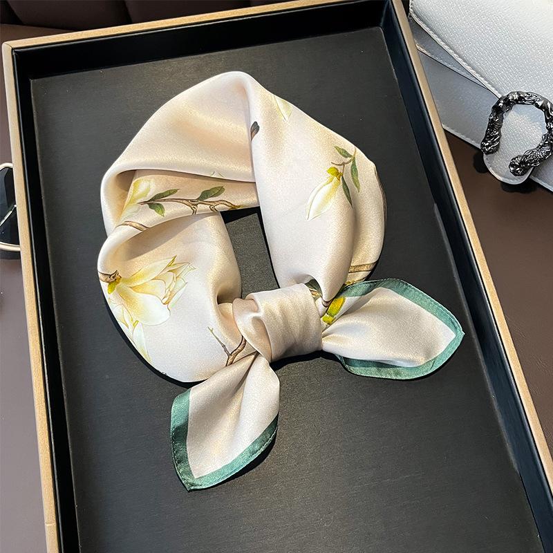Peach blossom silk silk scarf, small square scarf, beige scarf, thin new autumn and winter high-end scarf. 53*53cm
