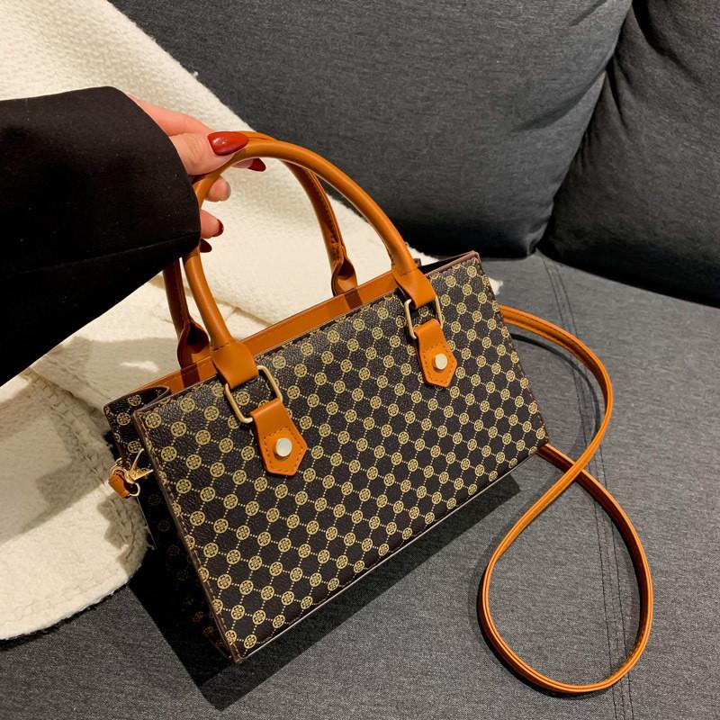 

Vintage Stylish Casual Crossbody Bag For Women With Simple Chic Design In Black Beige Pink Brown чёрный