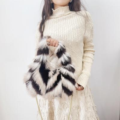 Fuzzy Shoulder Bag Ladies Faux Fur Crossbody Bag Shaggy Fluffy Handbag with Chain Shoulder Strap for Travel Work Shopping Dates
