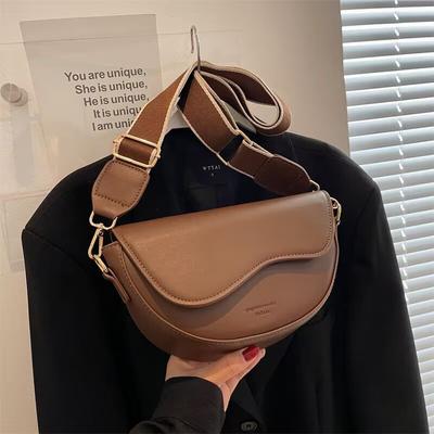 Retro Solid Color Women's Flap Bag Small Saddle Armpit Bag Premium Texture Ladies Handbag Spring New Popular Messenger Bag Fashion One Shoulder Bags