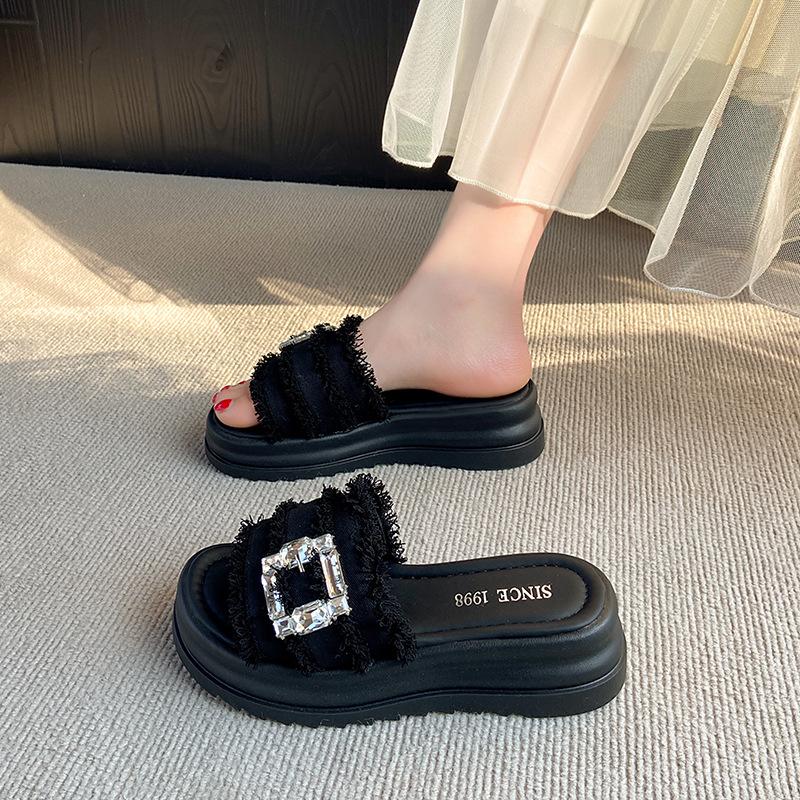 

Сланці зі стразами пляжні одним словом 2025 нові ретро Сяосянфенг на плоскій підошві повсякденні круті сланці для жінок 40 чорний