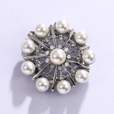 Temperament Delicate White Pearl Rhinestone Snowflake Brooch Accessories Pin Women 'S Scarf Button