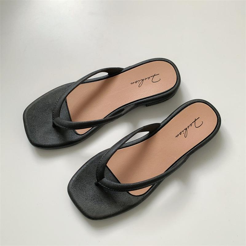 Women's Versatile Summer Flip-Flops: Thin Strap Solid Color Beach Sandals