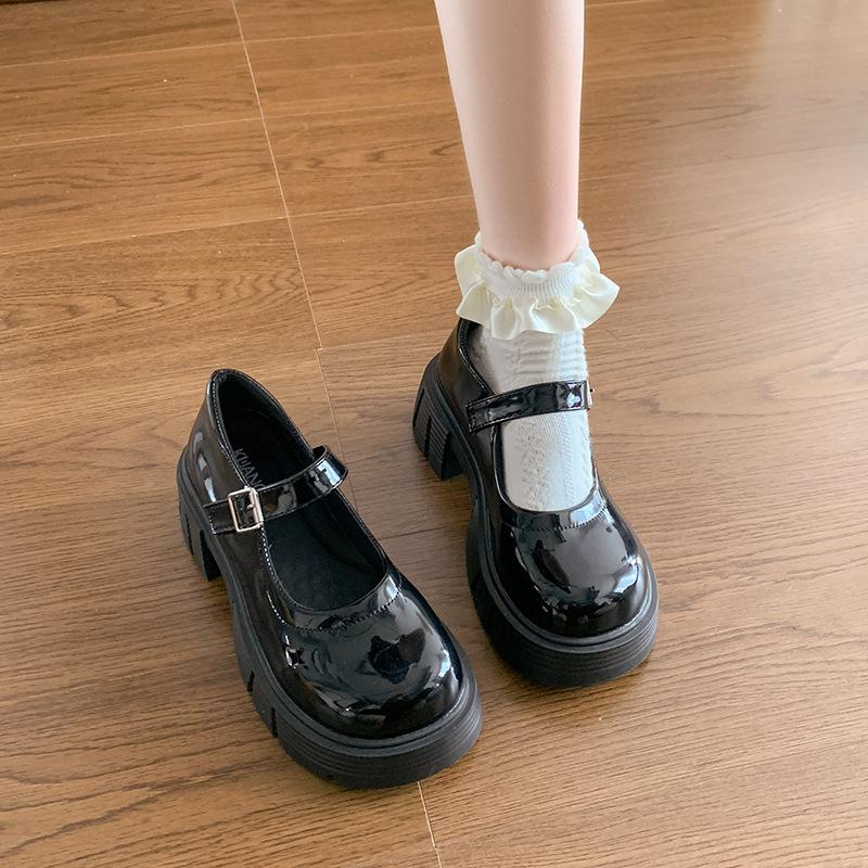 Schwarze japanische JK runde Kopf Plateau kleine Lederschuhe Damen 2025 Frühling neu vielseitiger Rock flacher Mund Mary Jane Schuhe